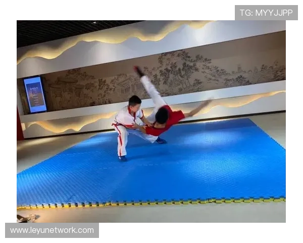 开封群众赛事展示中国式摔跤 助力非遗技艺传承与文旅融合 开封群众赛事展示中国式摔跤 助力非遗技艺传承与文旅融合