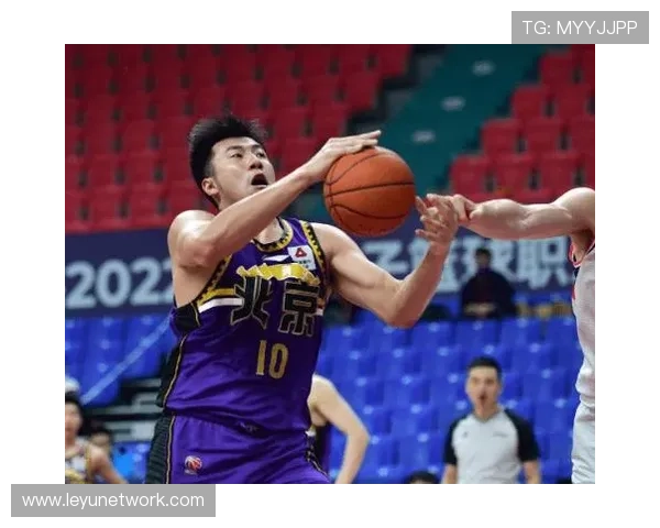 北京北控邹雨宸末节爆发独得9分，助球队客场逆转