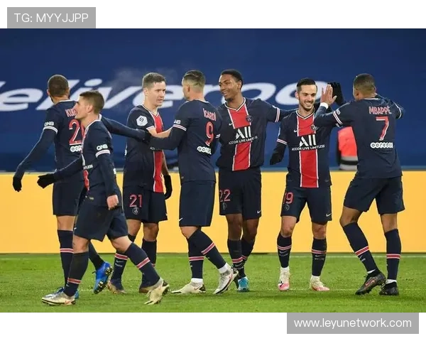 斯特拉斯堡1-2不敌巴黎，杜埃推射破门难救主